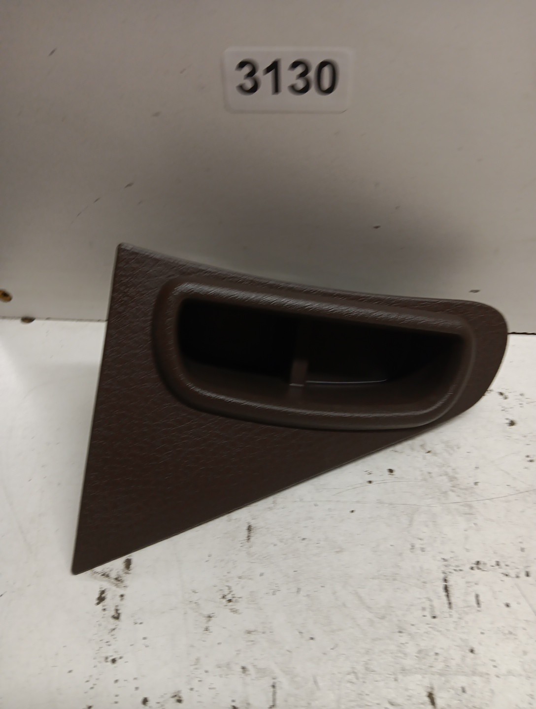 Volvo Dash Panel 21118600 Upper Storage Tray 20591065 Item #3130
