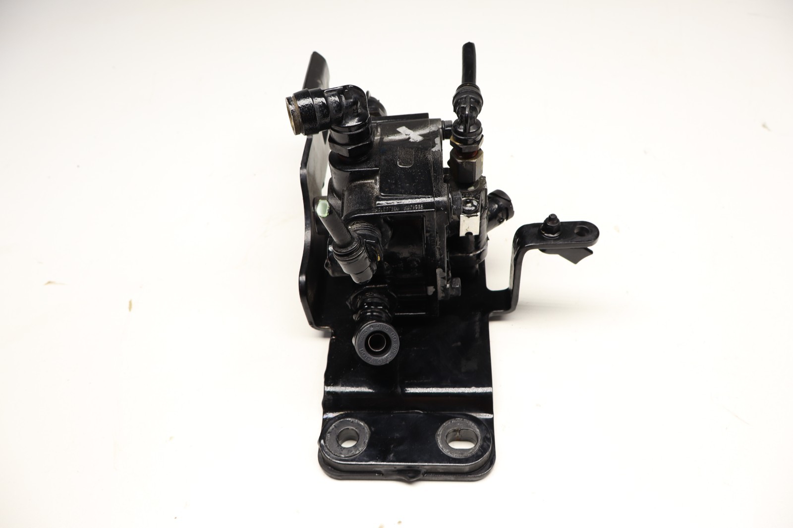 2023 PETERBILT 579 BENDIX AIR BRAKE RELAY TRACTION VALVE W BRACKET K070684