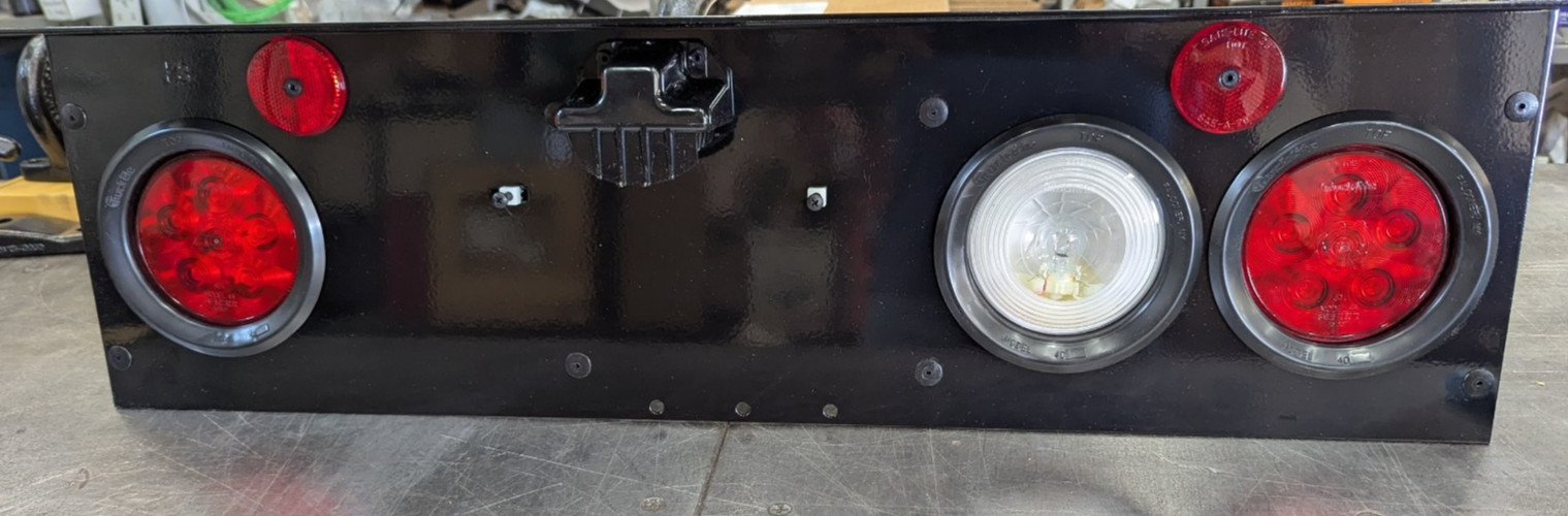 3572596C1 International Tail Light Bar Module LED TRUCK-LITE 40895 Super 44 Lamp