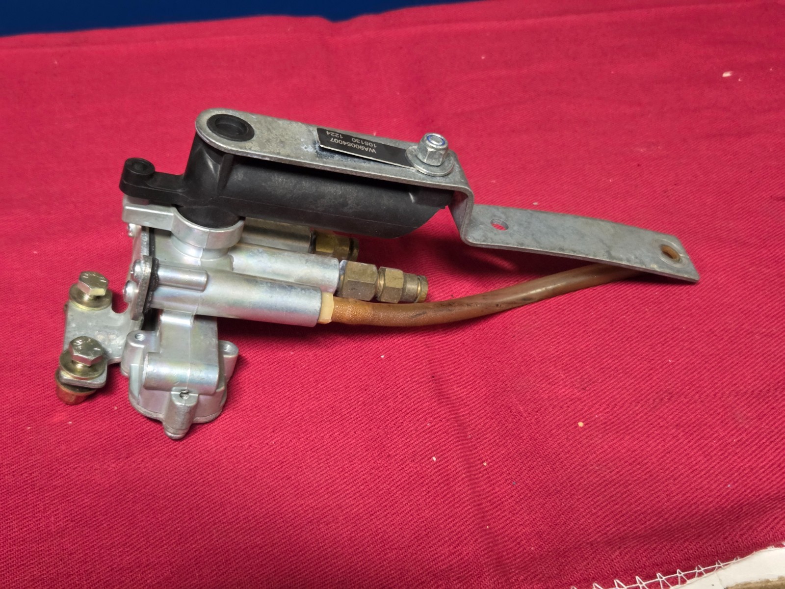 WORLD AMERICA: WA90054007 HEIGHT CONTROL VALVE