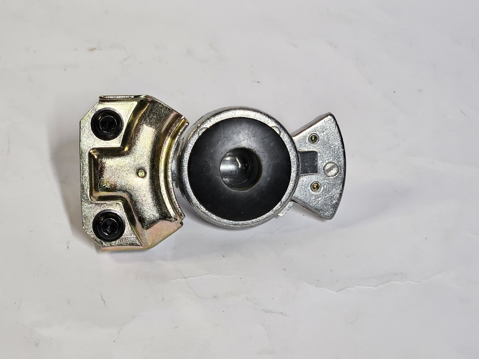 TRUCK PARTS- Universal Gladhand With Seal * Set of 23 Dynacraft