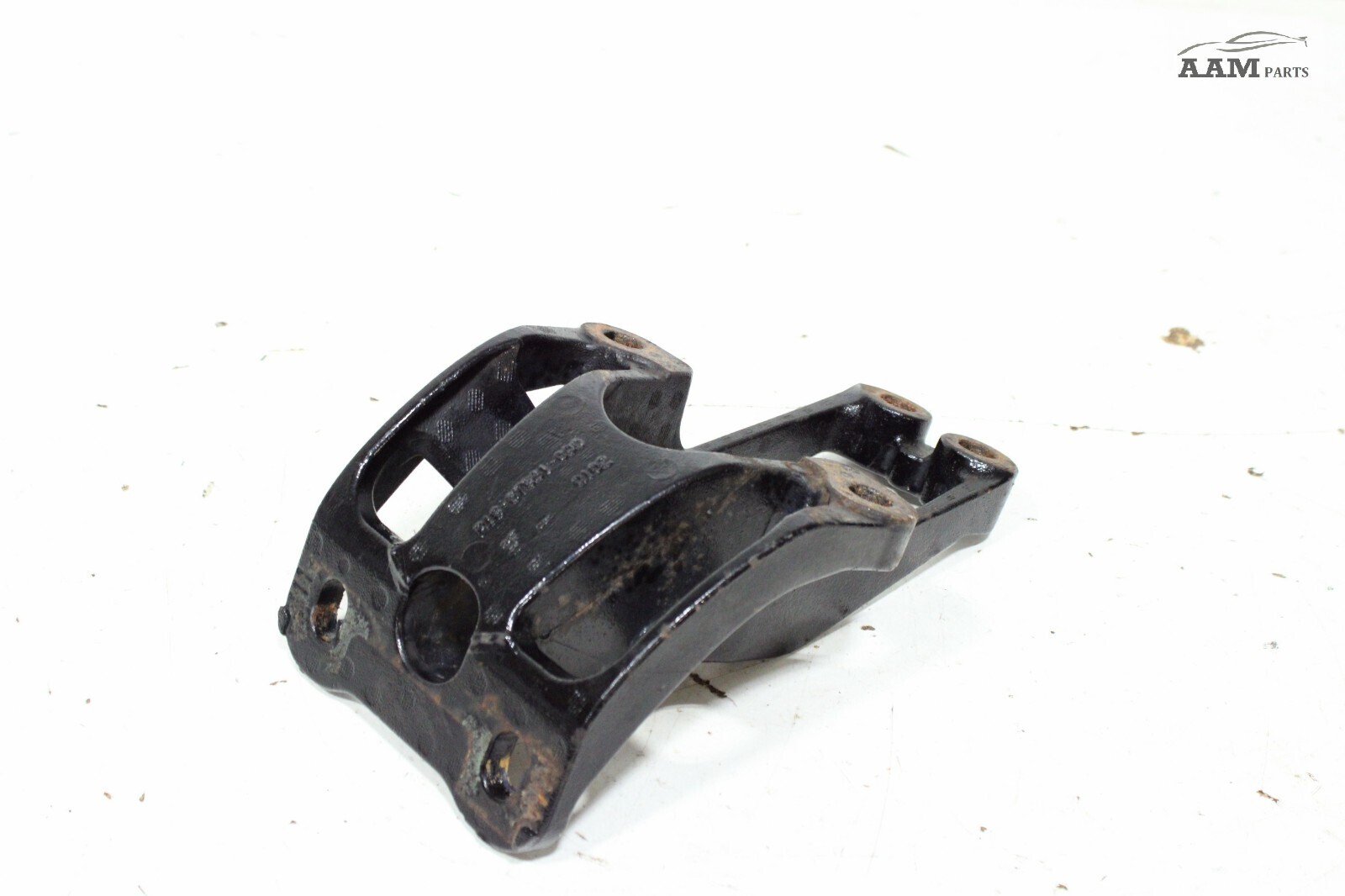 2018-24 FREIGHTLINER CASCADIA FRONT LEFT CAB MOUNT BRACKET R18-67961-000 OEM