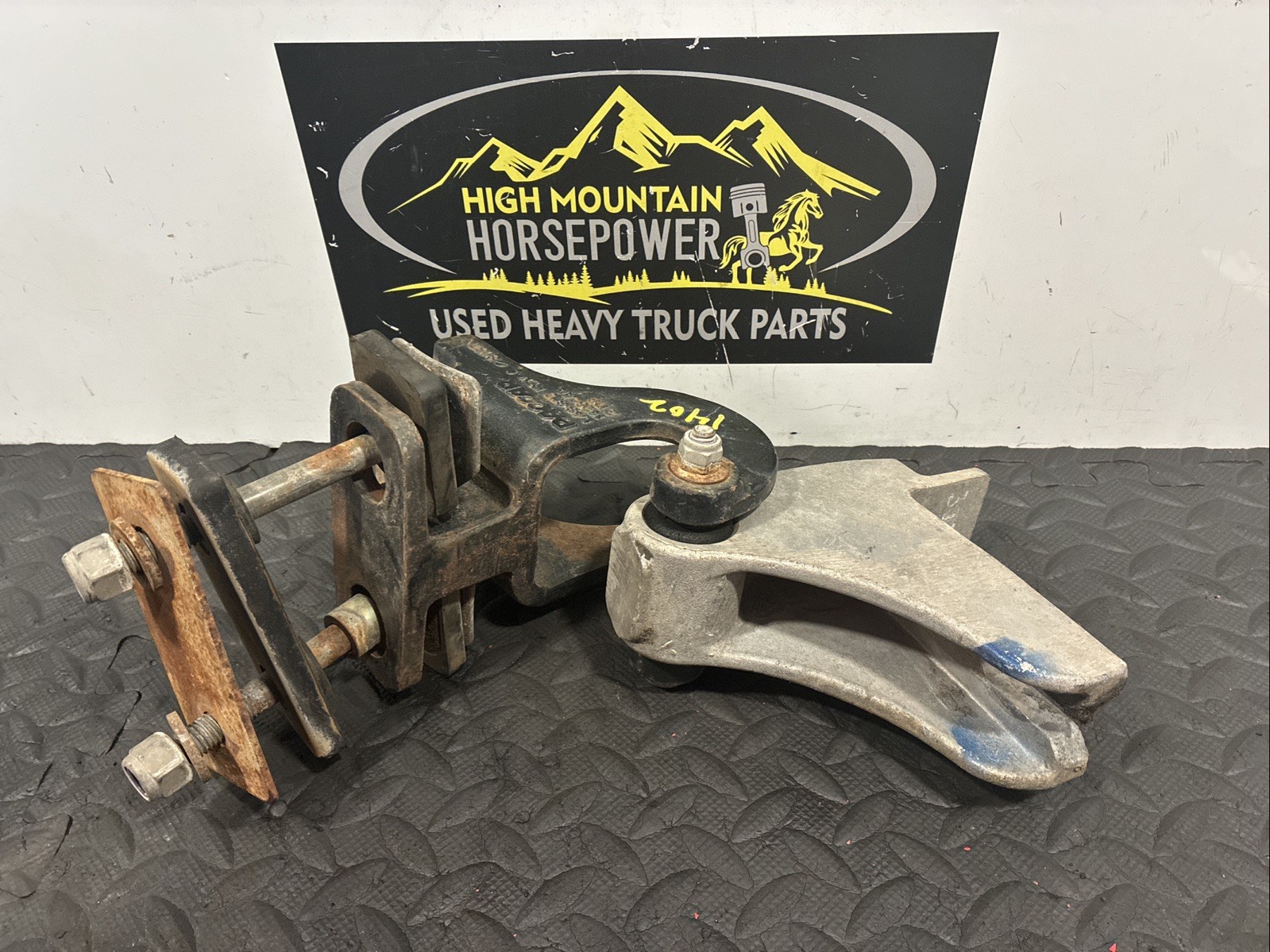 Genuine PACCAR Hood Hinge Pivot Bracket P/Ns: L48-6113 / L48-6108 (TAG# 5390)