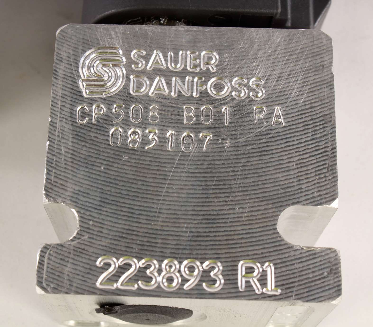 New 139797 Sauer Danfoss Solenoid Relief Manifold CP508