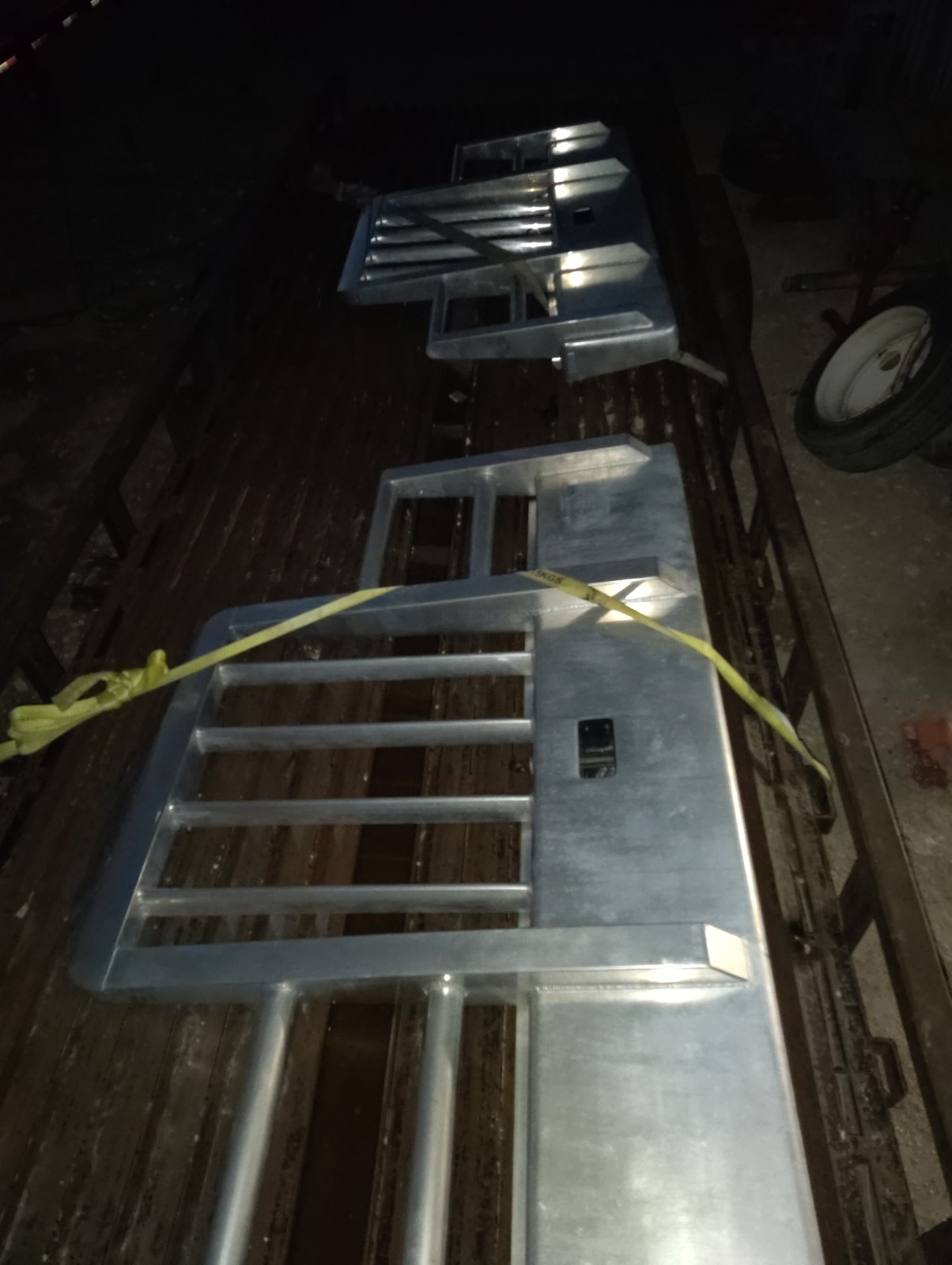 Kenworth W900 bumper guard