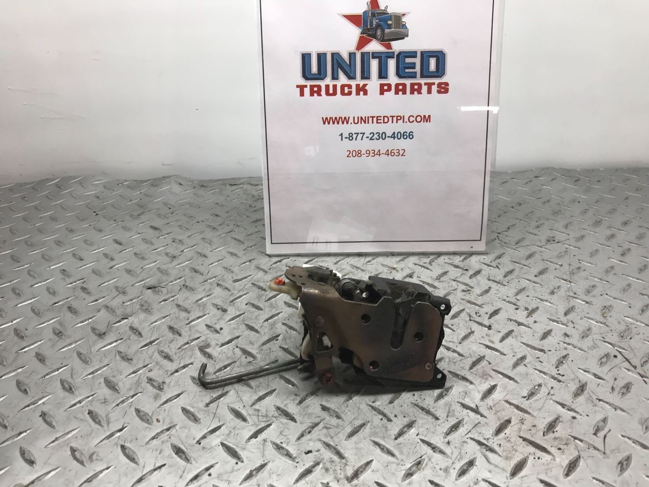 interior door latch assembly