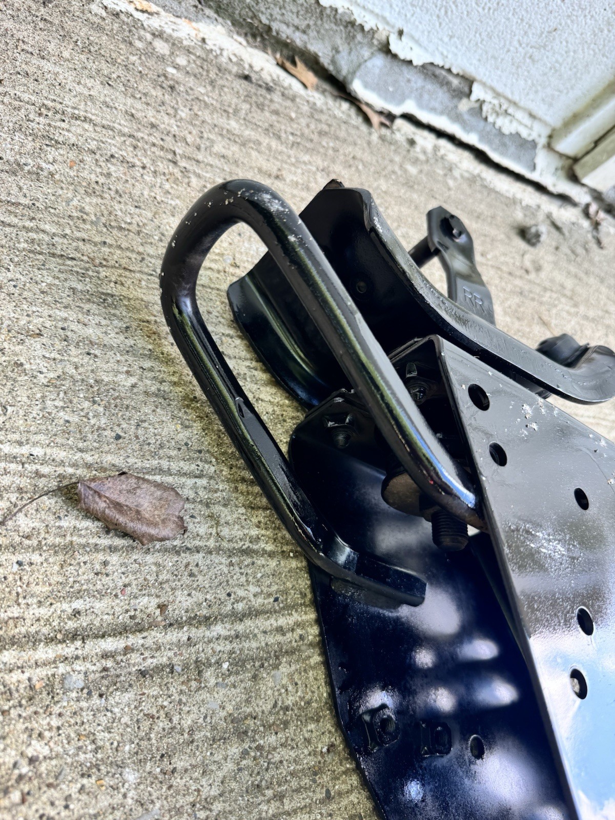 Isuzu Npr Cab Mount Bracket Driver Side