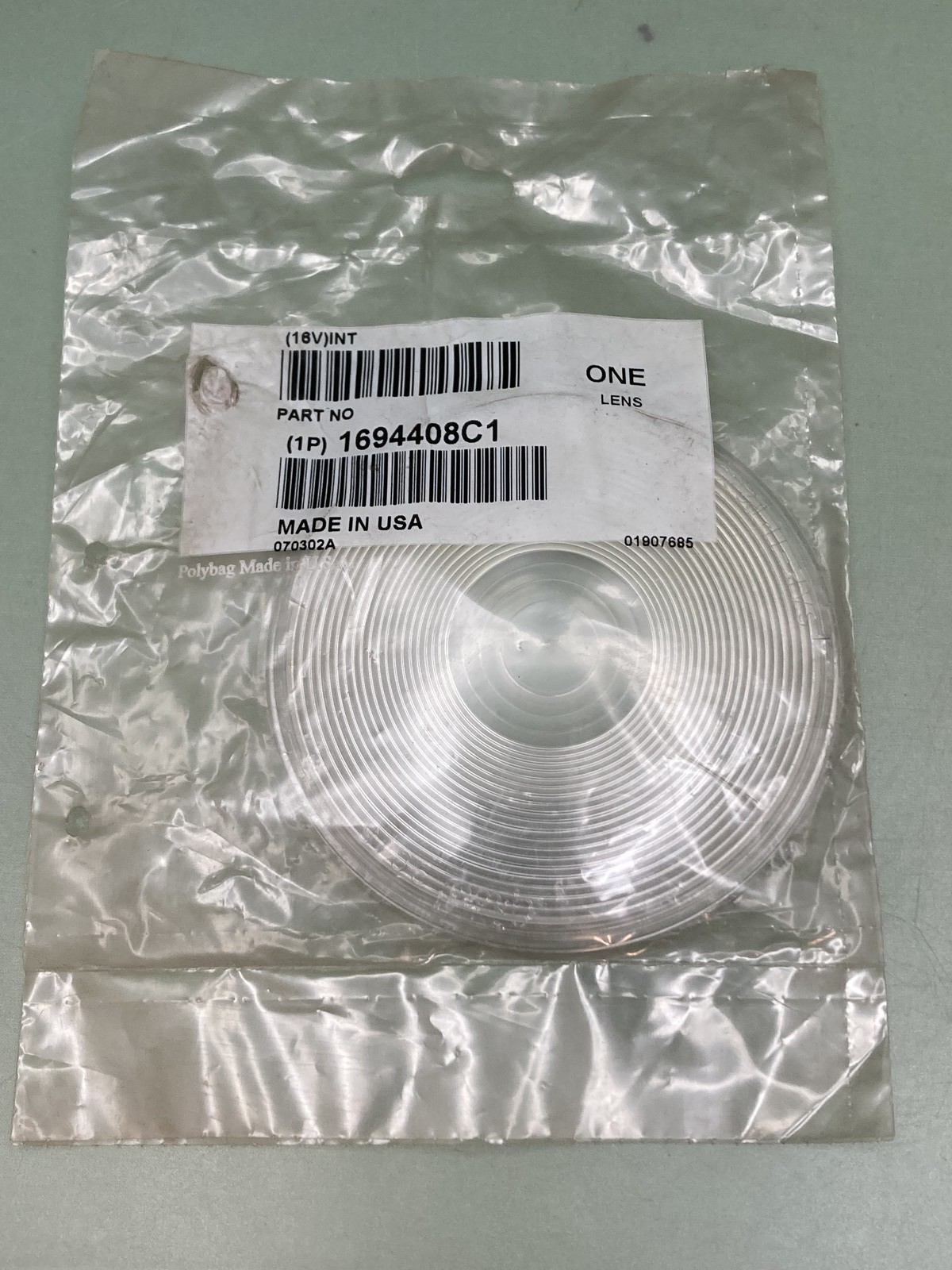 New Genuine International 1694408C1 Dome Light Lens Flood Light
