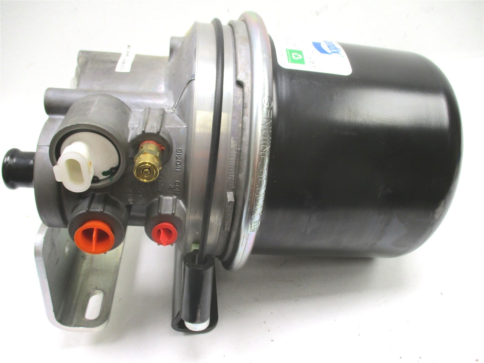 6126228C91 NEW OEM INTERNATIONAL 12V AD-IP AIR DRYER W/ BRACKETS GENUINE BENDIX