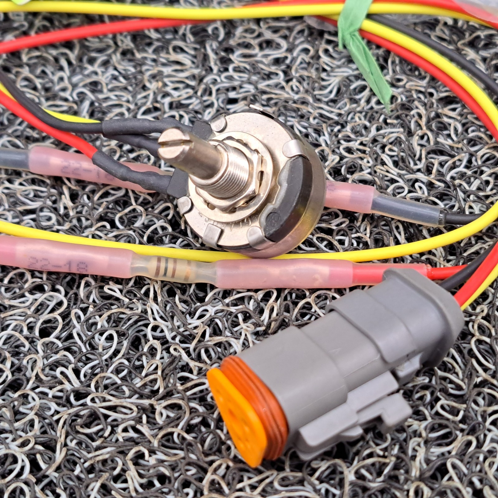 Roadtec 305-009-115 Pot As 1 K Ohm EZIV for Volvo 7000. (53C3-1000-S)
