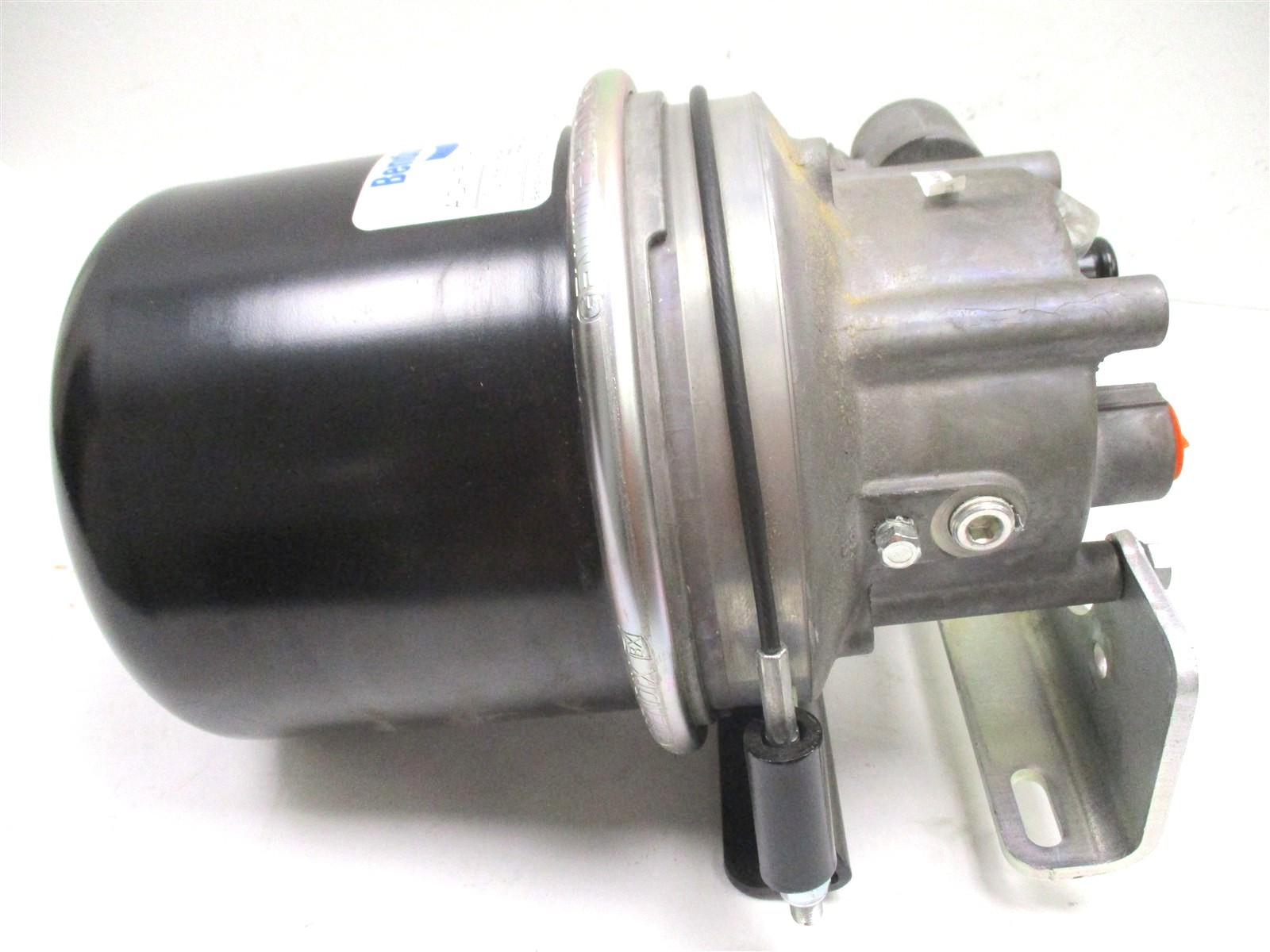 6126228C91 NEW OEM INTERNATIONAL 12V AD-IP AIR DRYER W/ BRACKETS GENUINE BENDIX