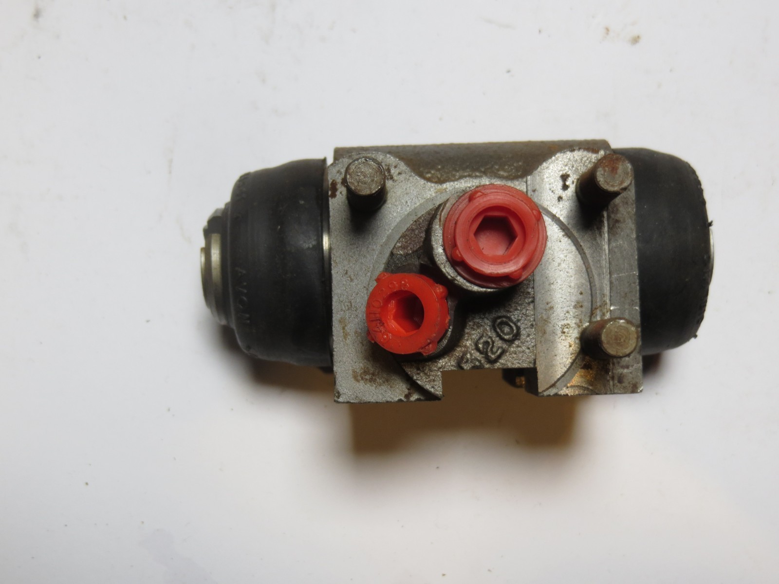 Girling LH rear brake cylinder Leyland Redline Austin Morris KGK 40 LDM 30
