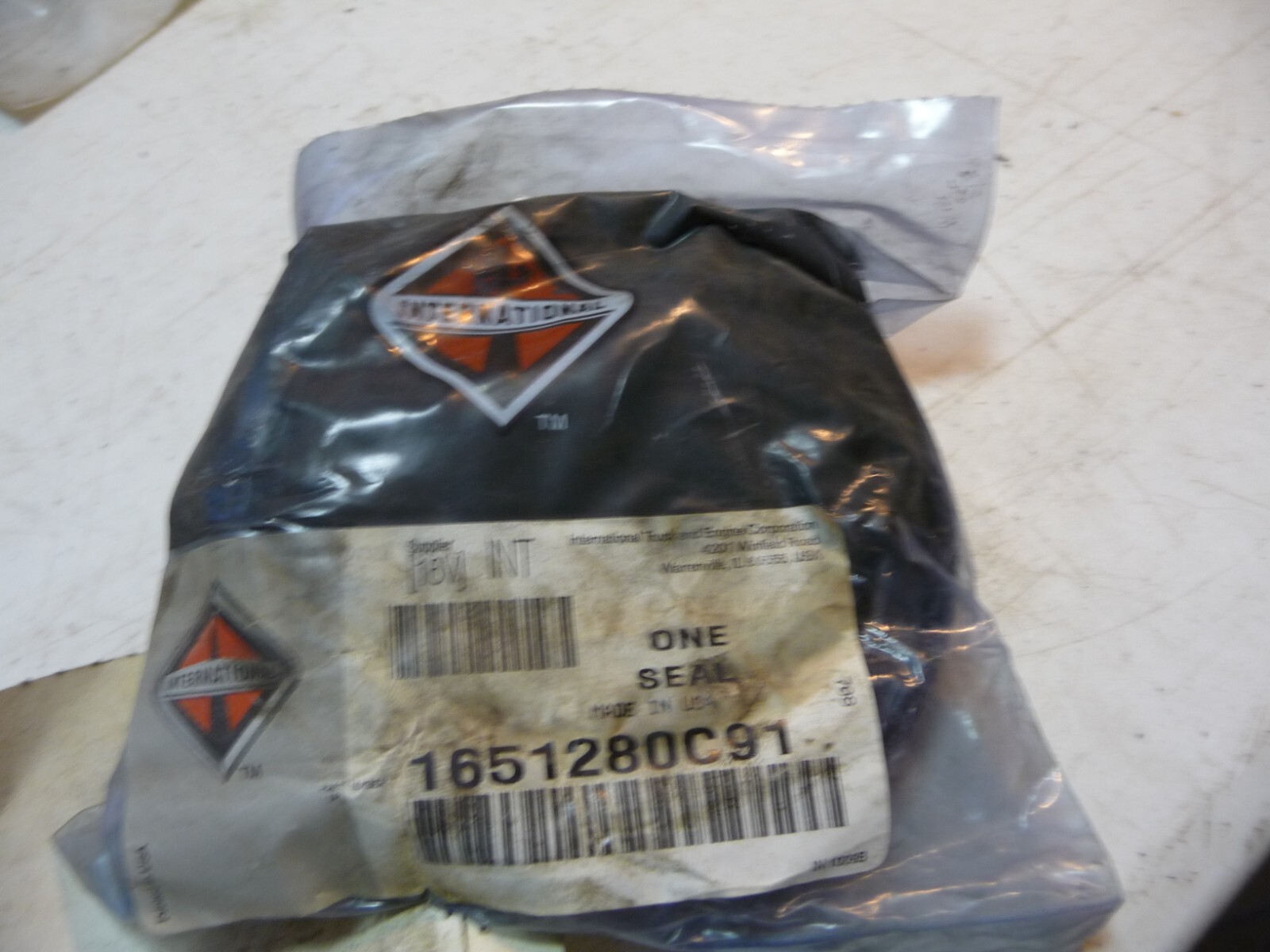 1651280C91 International INPUT SHAFT SEAL