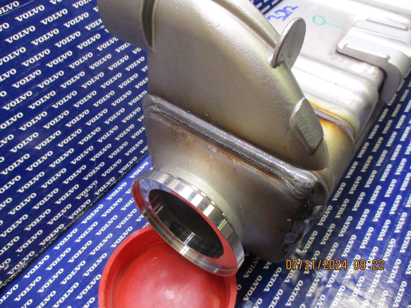 Genuine OEM Volvo D13 cooler 85136428 kit