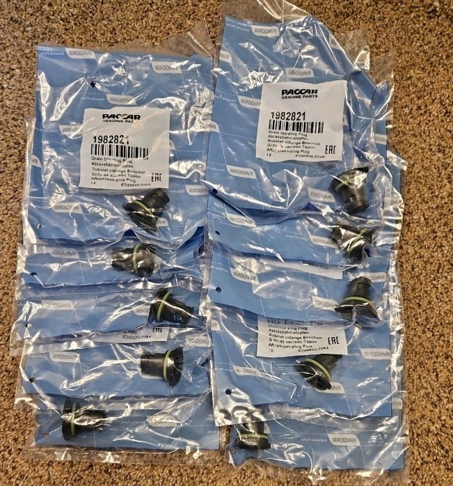 OEM GENUINE PACCAR OIL DRAIN PLUG 1982821P – 10 PCS