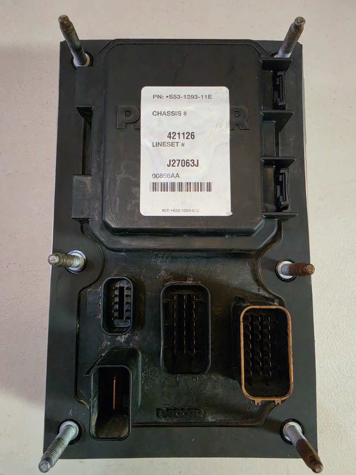 Kenworth T680 PACCAR Fuse Box P27-1147-0200 S53-1293-11E Cab PDC OEM