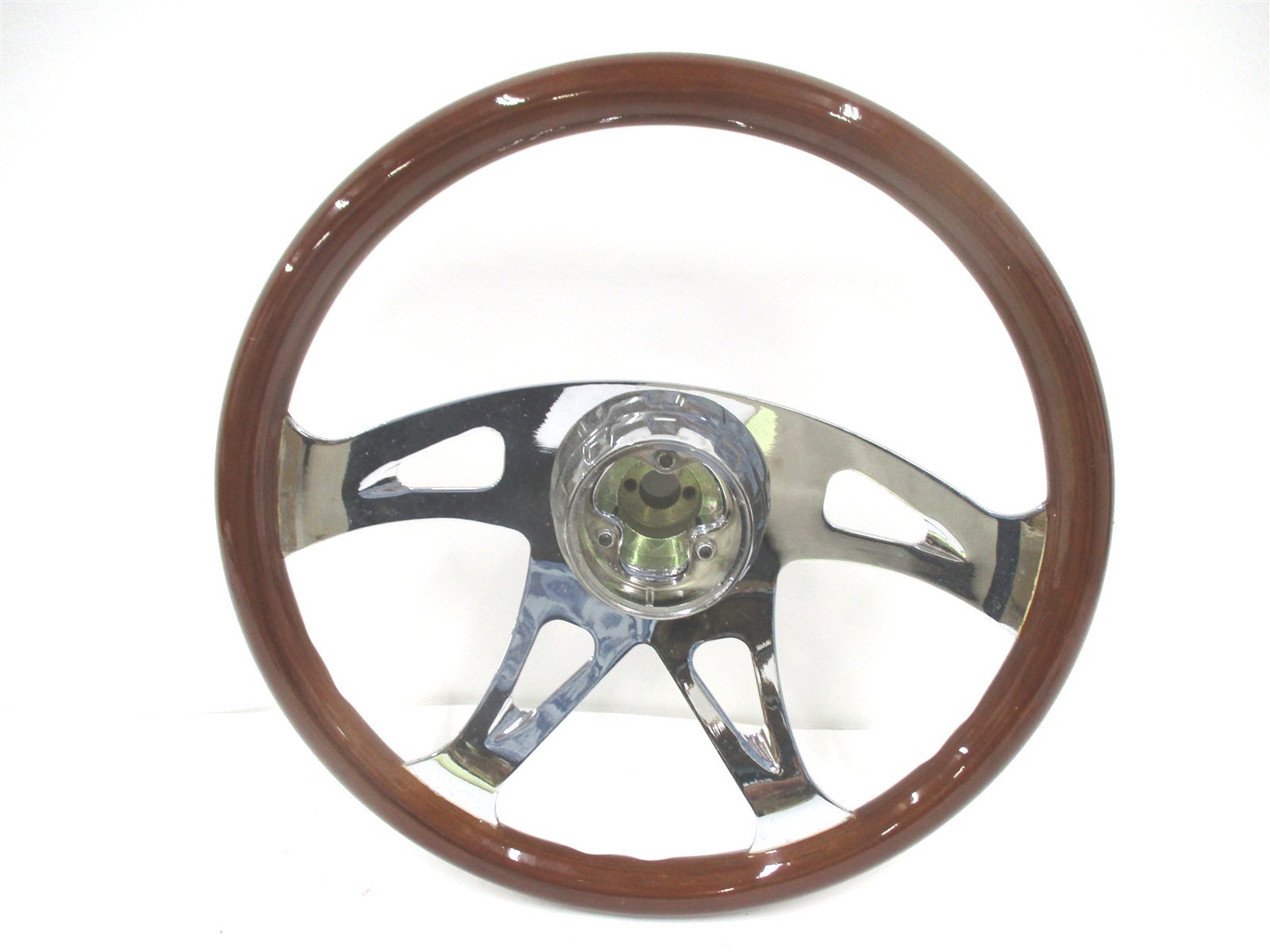 88132 NEW UNITED PACIFIC 18″ CHROME BOSS STEERING WHEEL FOR FREIGHTLINER 4-SPOKE