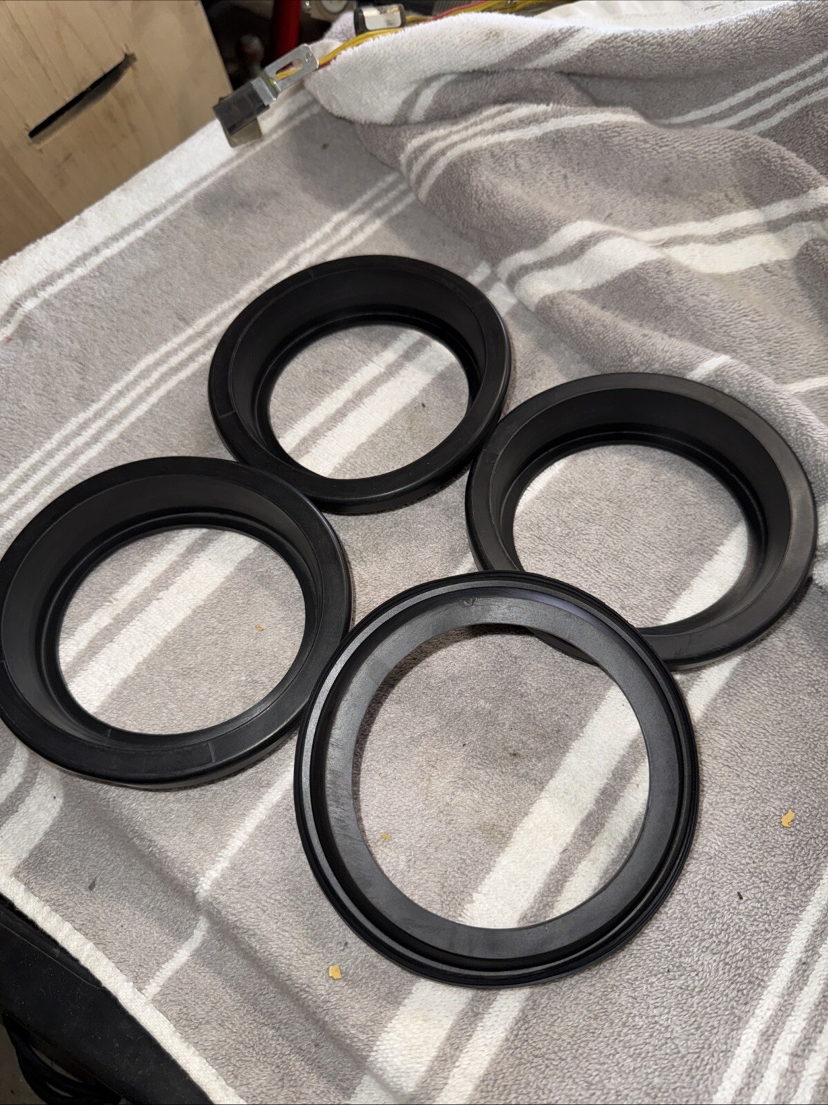 4 Pack Imperial 4” Lamp Mounting Grommet 81766 Replacement for 40700 TL40700