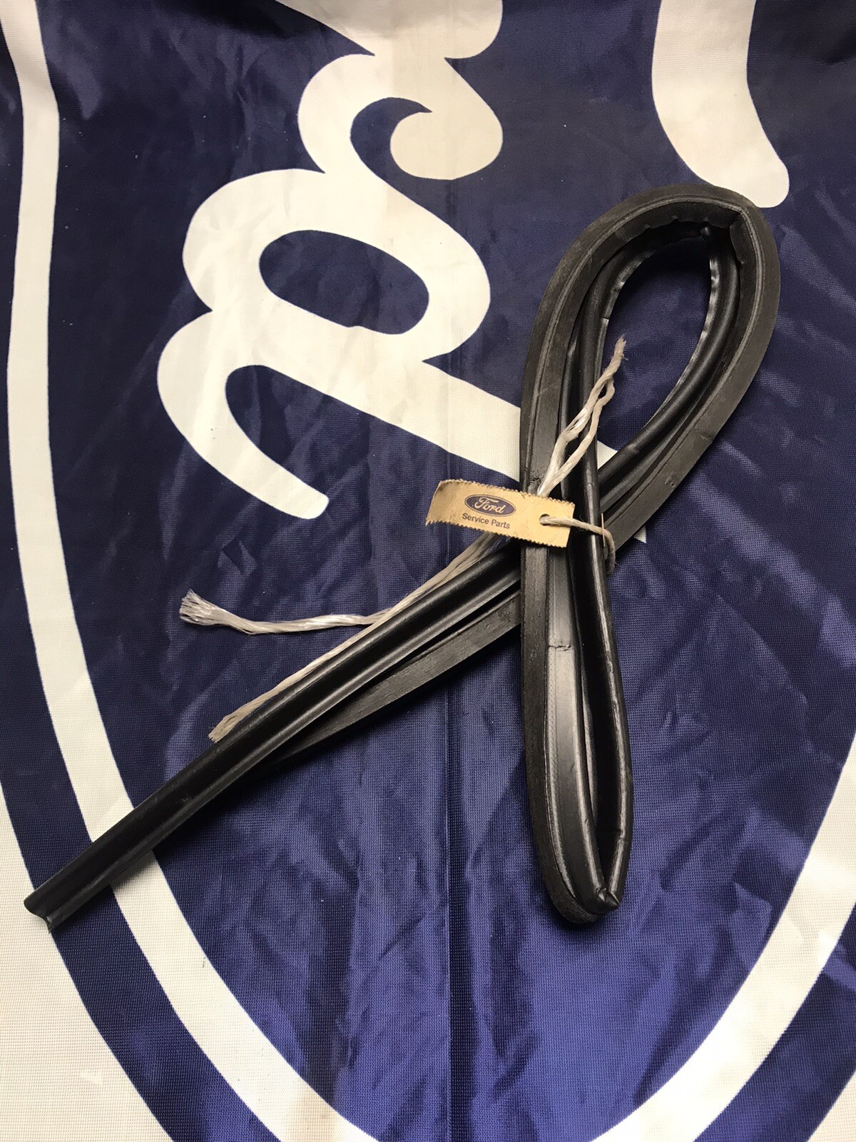 NOS GENUINE FORD D-SERIES LOWER DOOR WEATHER STRIP DOOR SEAL RUBBER CLASSIC
