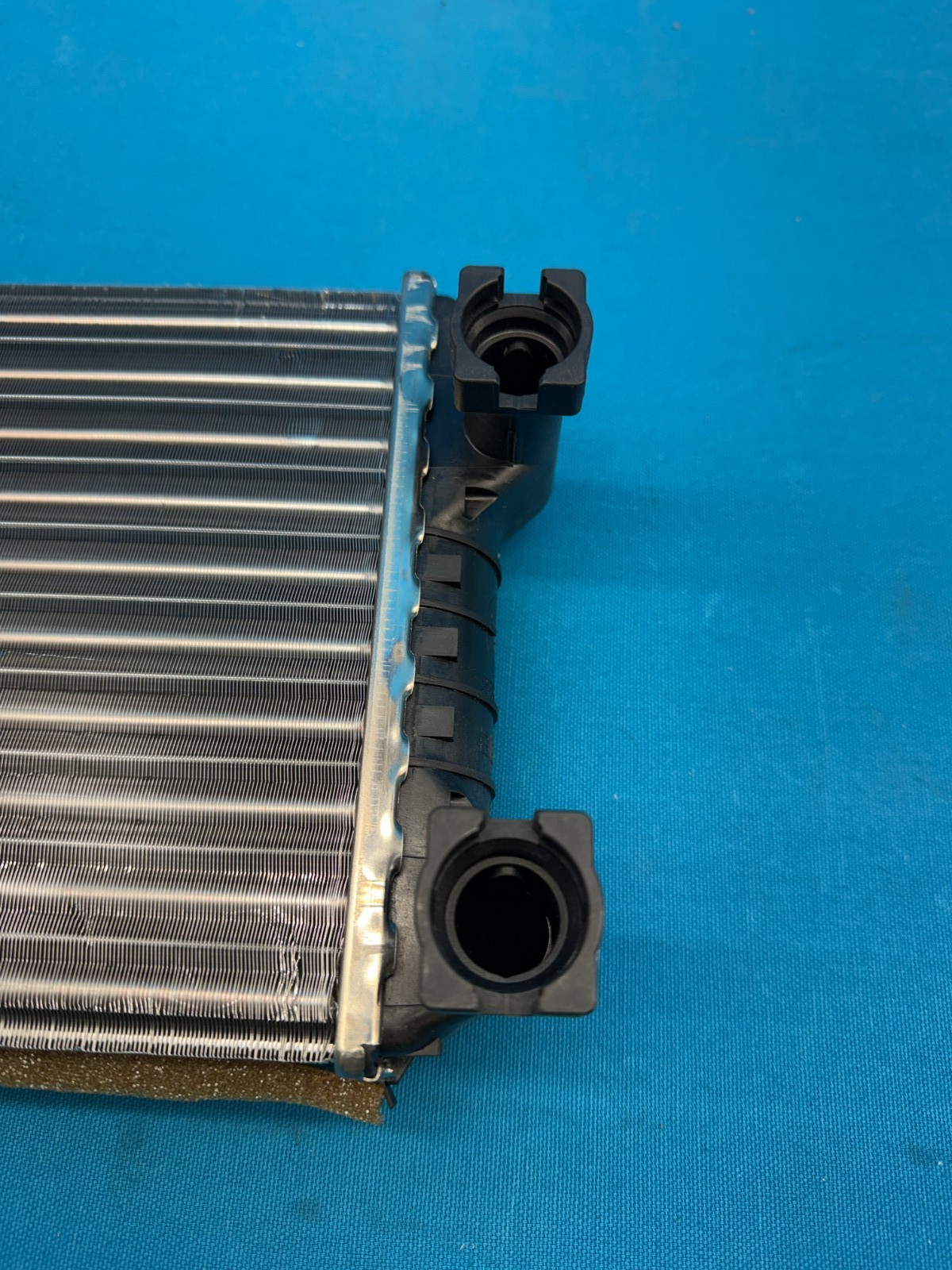 Genuine OEM Volvo 85104947 Replacement HVAC Heater Exchanger Core Assembly