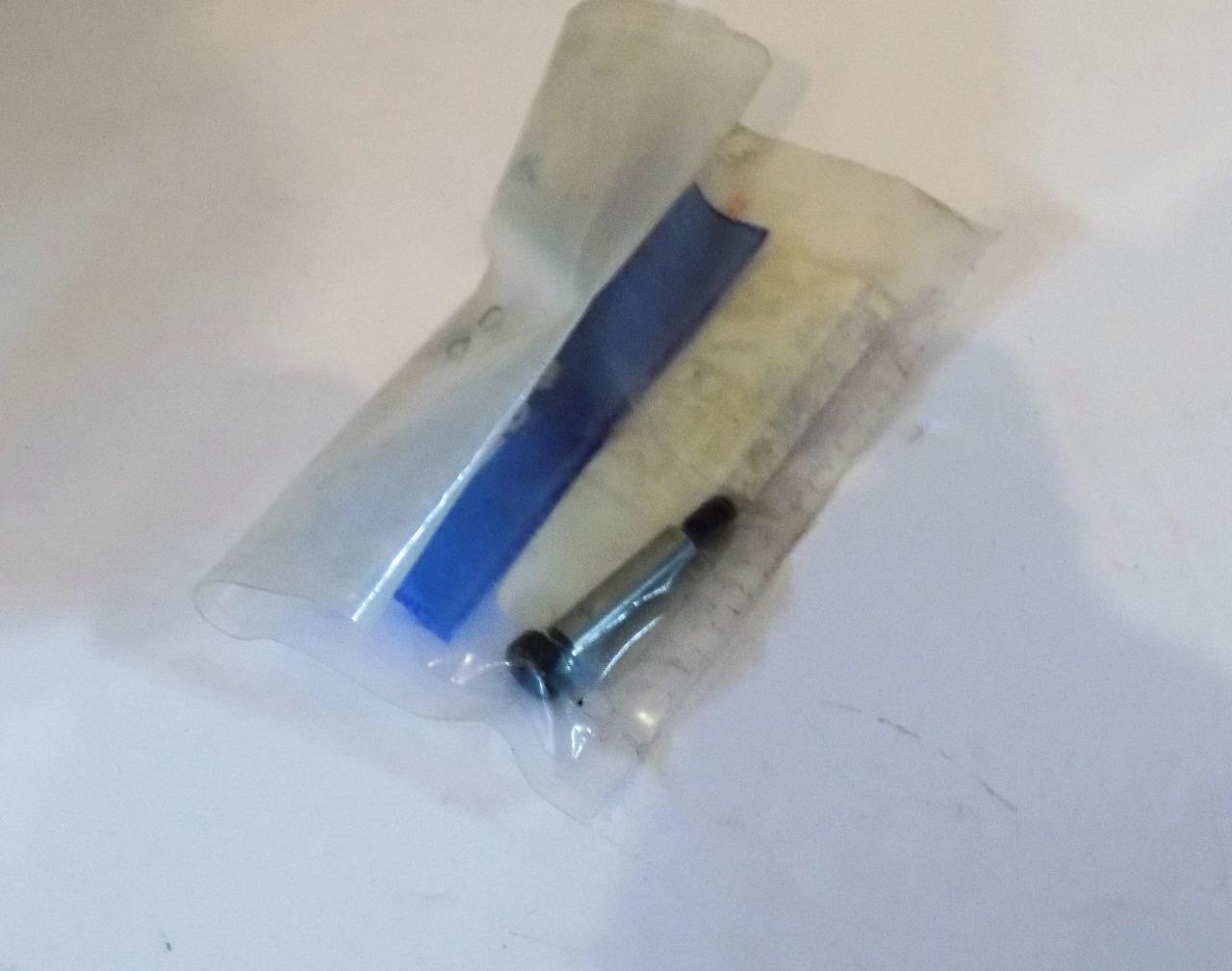 Volvo 24947 OEM .25NCX1.00 OEM Shoulder Screw NOS