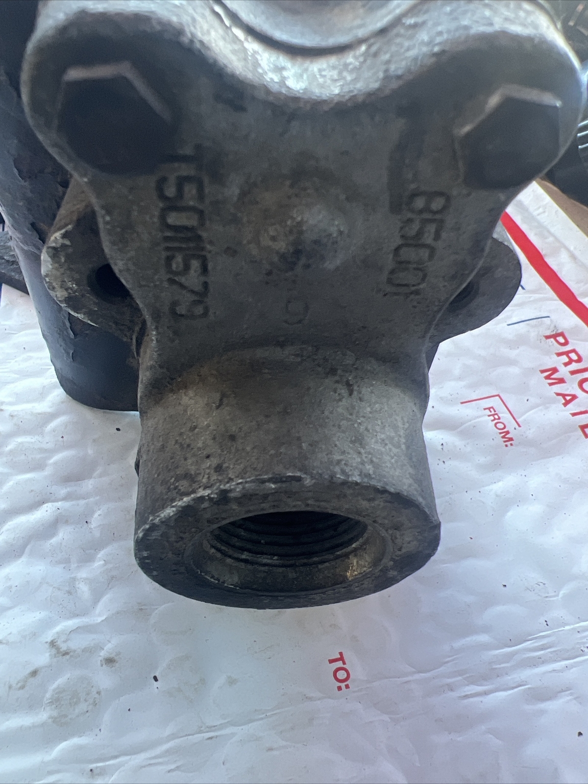DETROIT 60 SERIES DIESEL ENGINE COMPRESSOR VALVE BRACKET P23532218 OEM