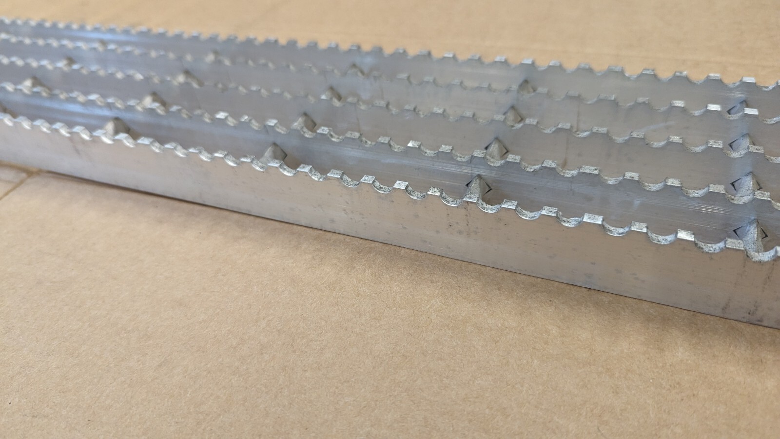 4000845C1 International Self-Cleaning Aluminum Super Sure Grip Step HX Truck