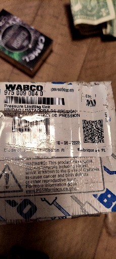 Wabco 975 009 0040 Pressure Limiting Valve 12 Volt Positive/ 9750090040