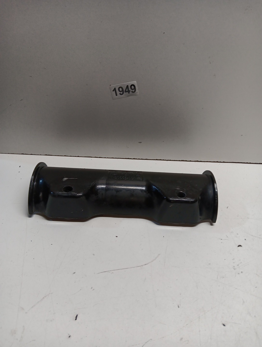 17-20555-001 Genuine Freightliner Upper Hood Pivot Carrier OEM, Item #1949