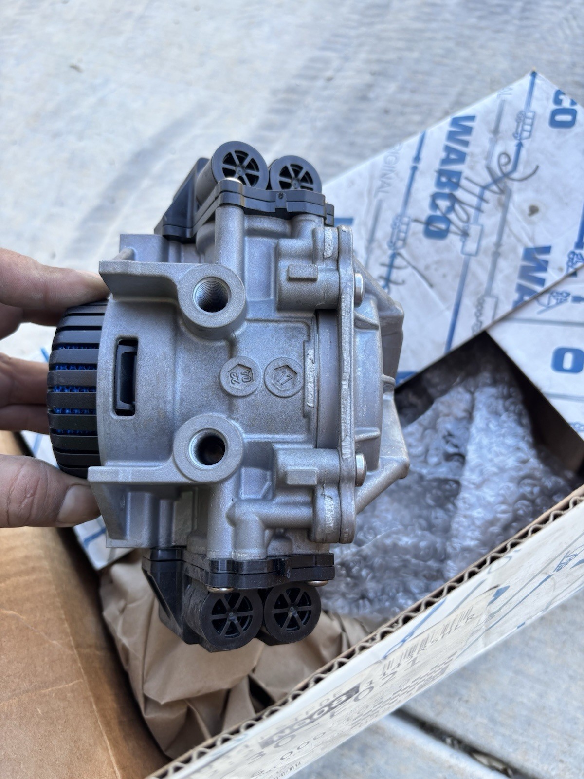 Wabco Anti Lock Braking System 6 Port Abs Combo Wab 976 000 105 0 WAB