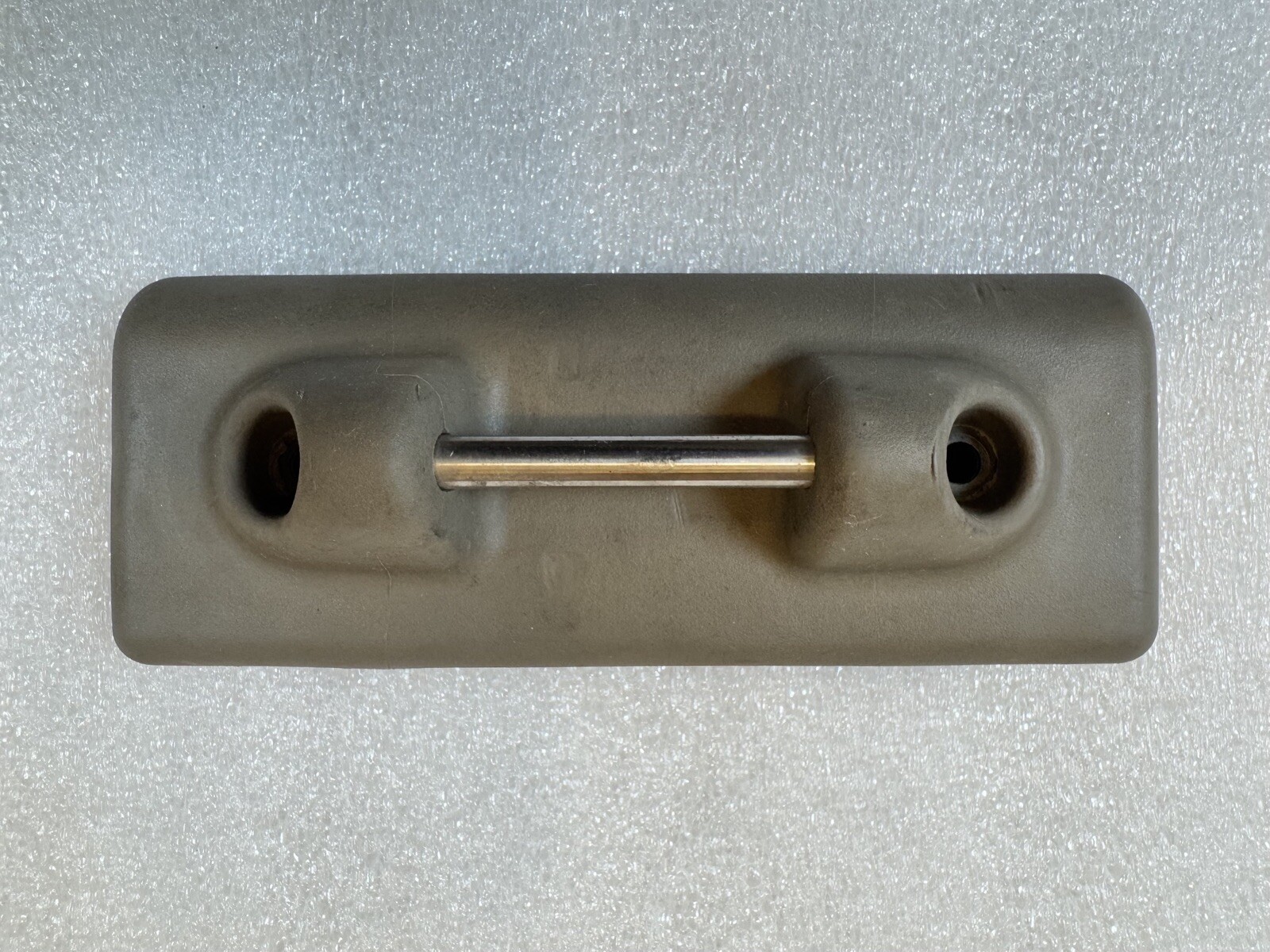 Used Freightliner Upper Bunk Latch Striker – P/N A18-57445-000