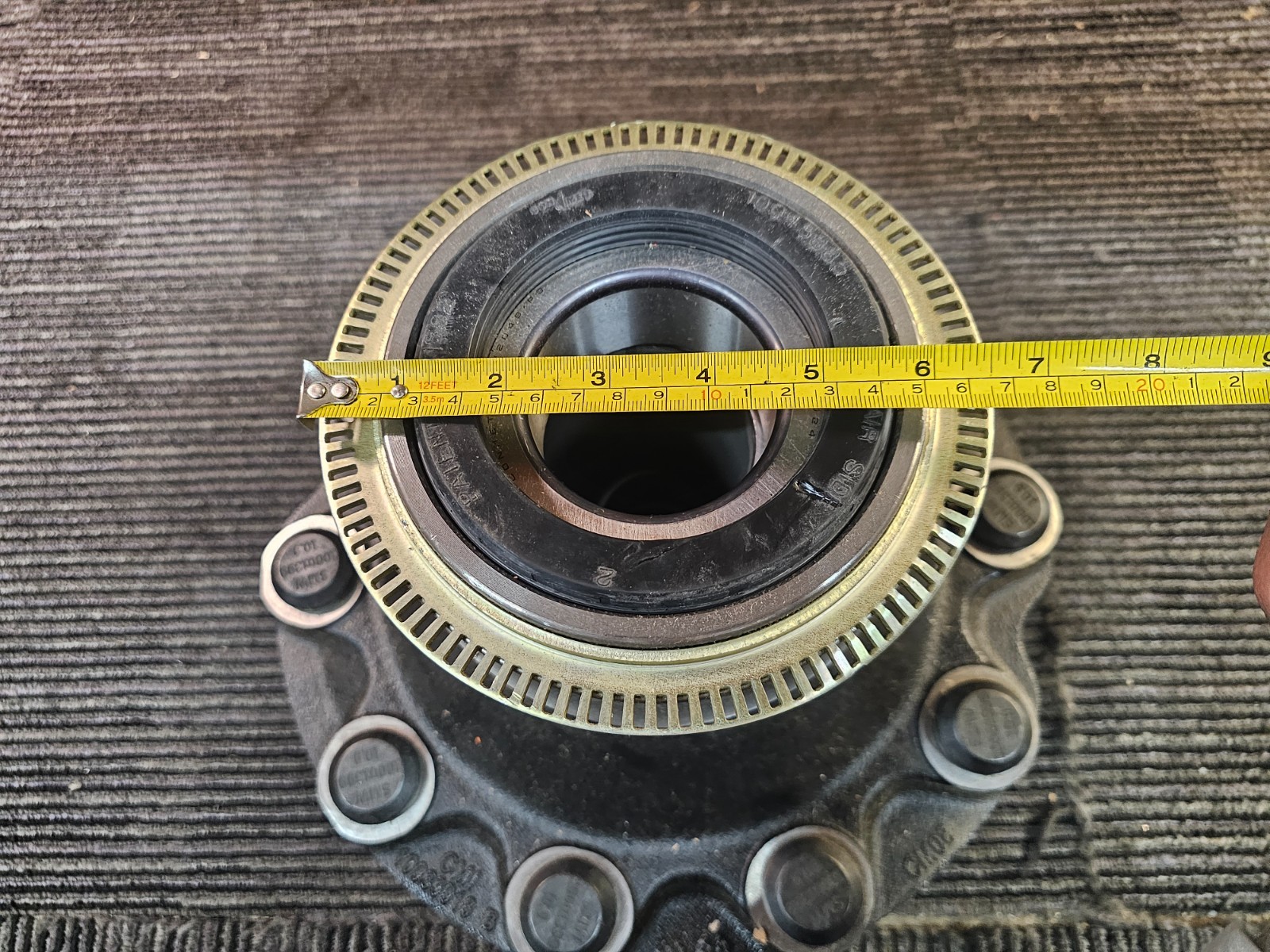 ConMet 10033018 10-Lug Front Steer Wheel Axle Hub w/ 3.46″ Studs, Cast Iron