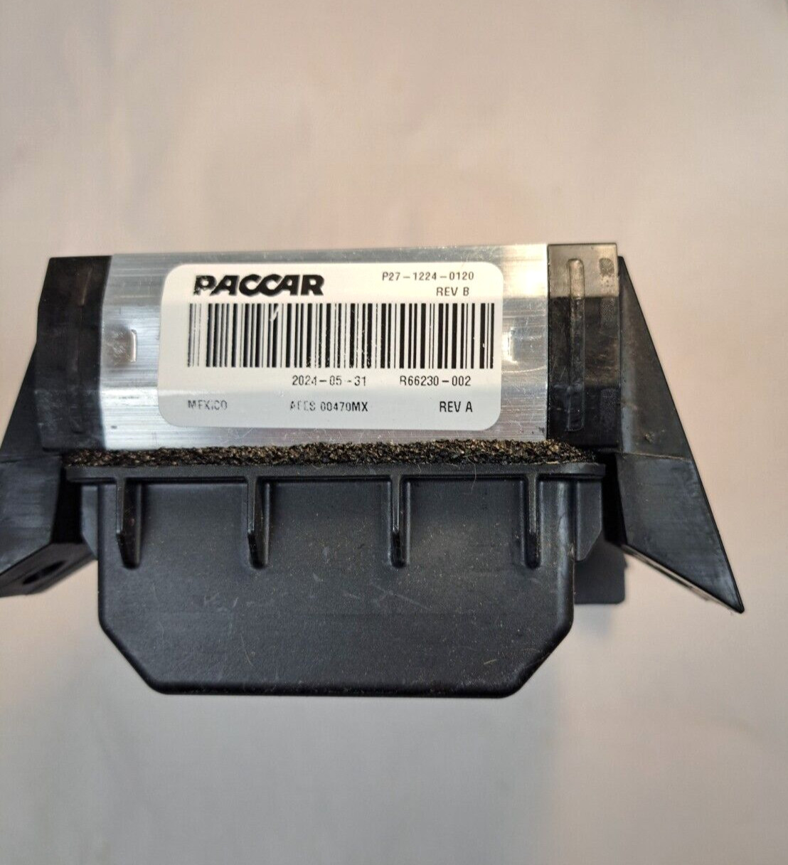 PACCAR PDC SLEEPER CAB FUSE BOX ASSEMBLY P27-1224-0120