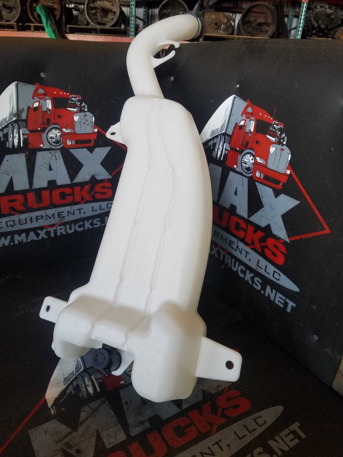 SPRAY TANK AFTER MARKET FOR FREIGHTLINER CASCADIA