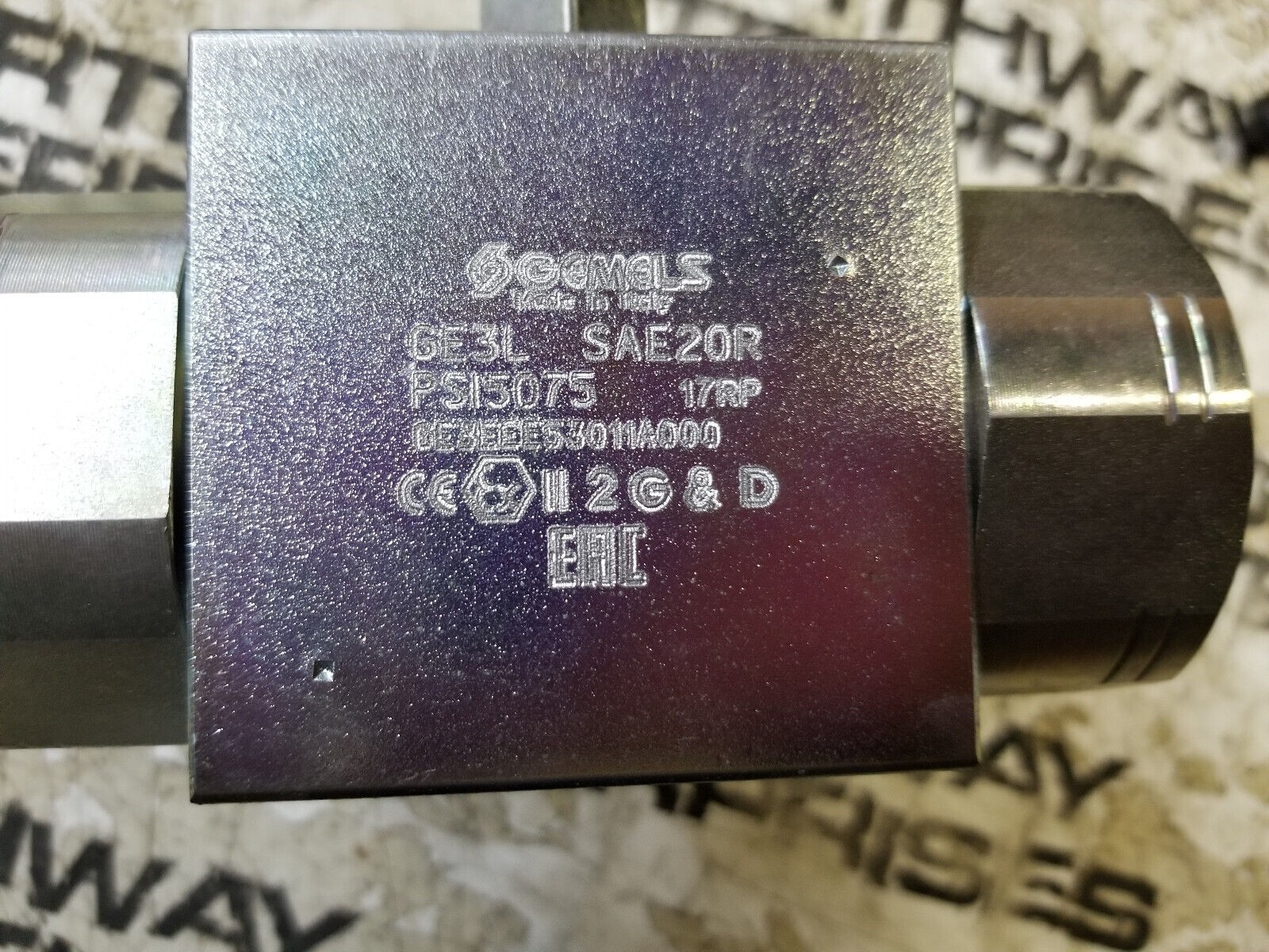 GE3L SAE20R DN25 1111AB 5075PSI : Gemels Ball Valve, 3-Way, 5075psi, 320184379