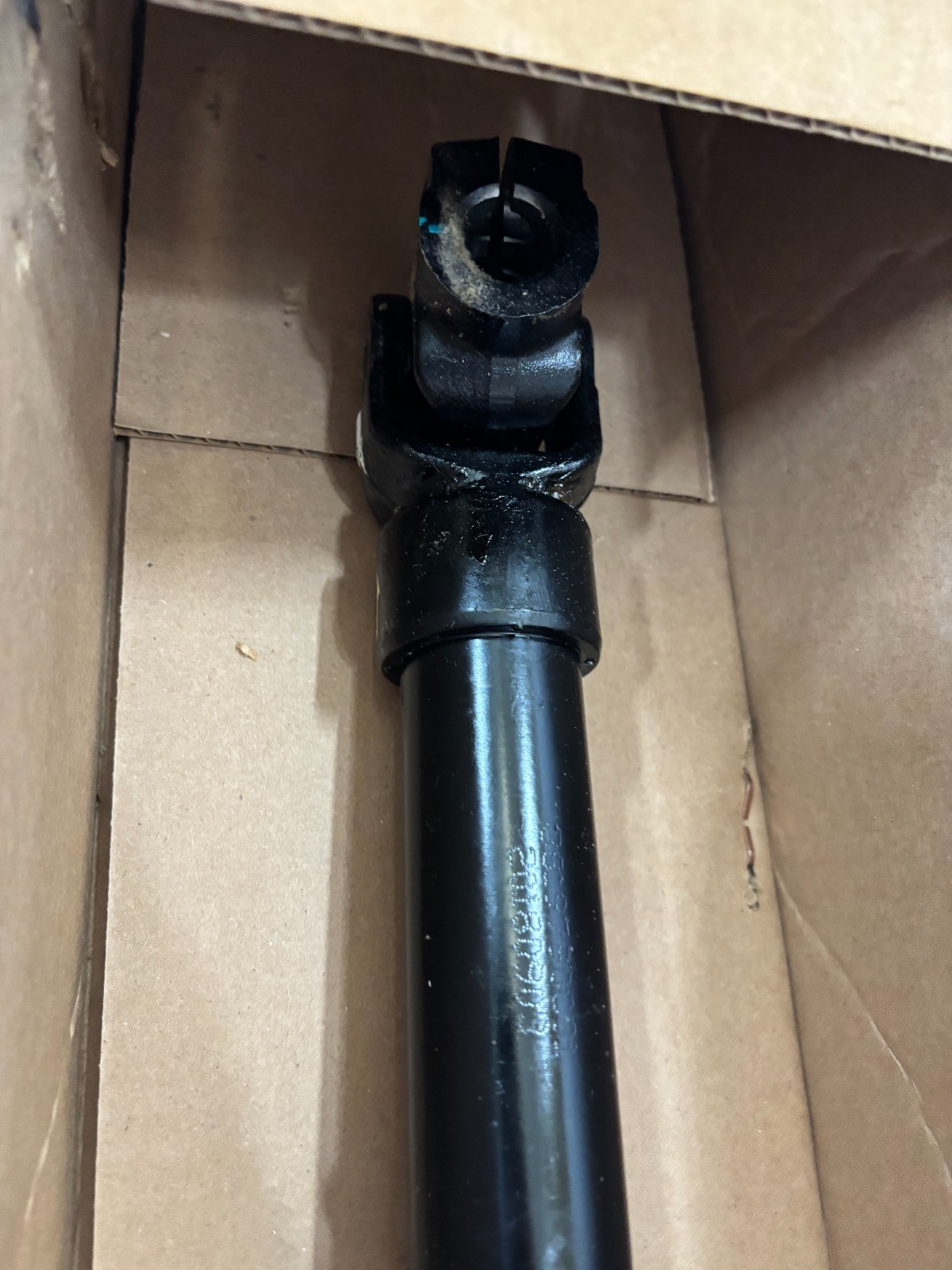NEW International 3819790C91 Shaft Steering Assy