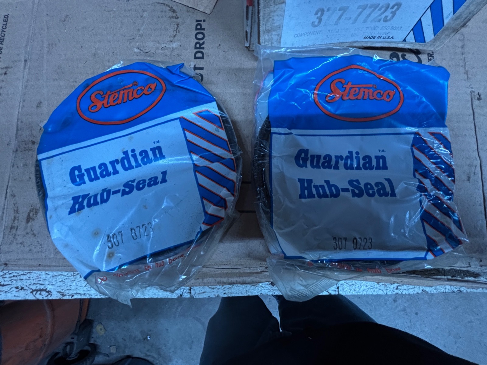 STEMCO 307-0723 9W. LOT OF 2