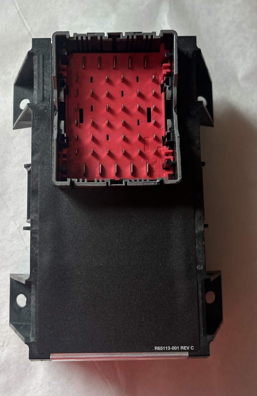 PETERBILT 579 PACCAR PDC SLEEPER CAB FUSE BOX ASSEMBLY P27-1224-0120 OEM