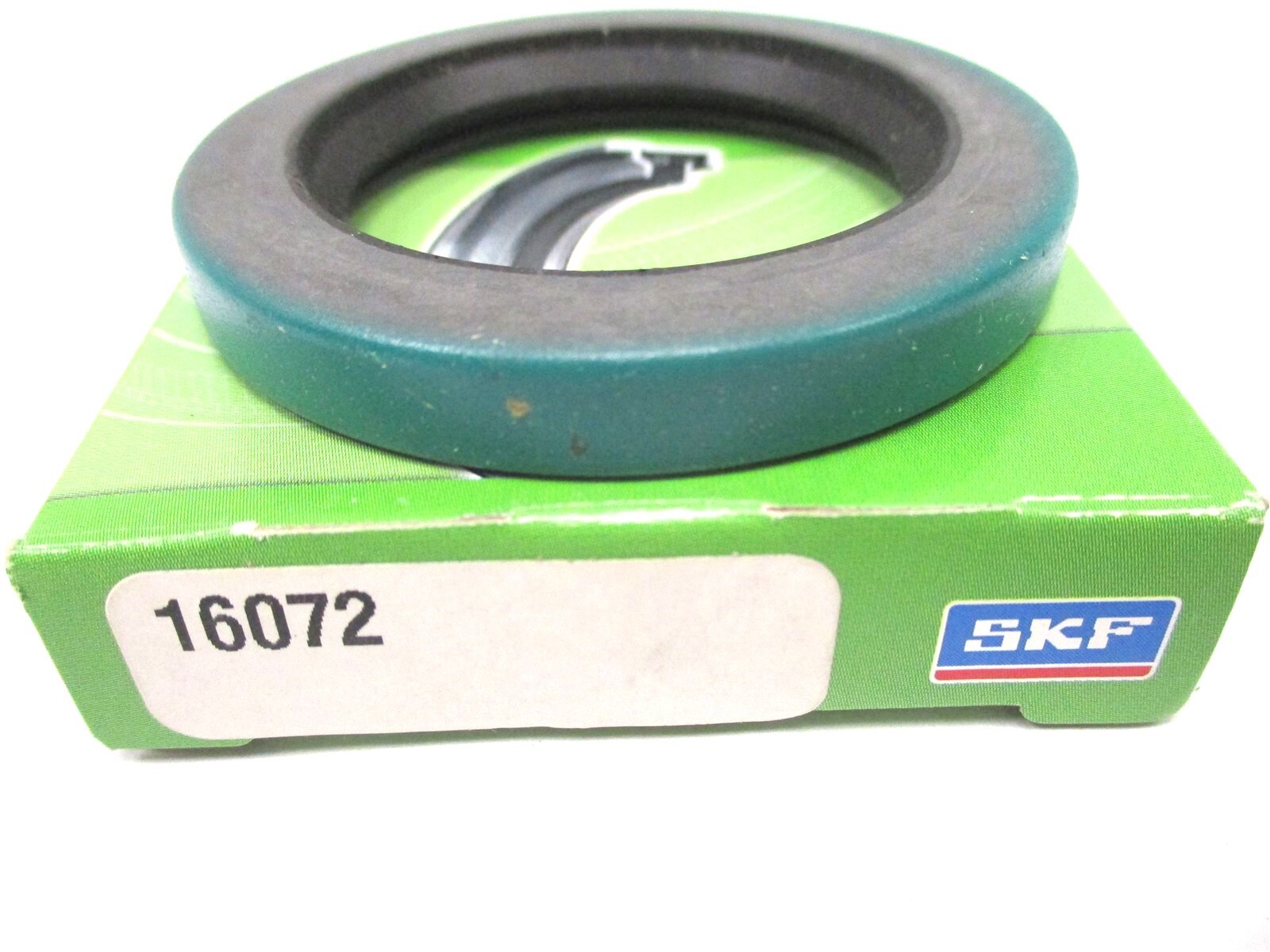 16072 NEW SKF RADIAL SHAFT OIL SEAL CR