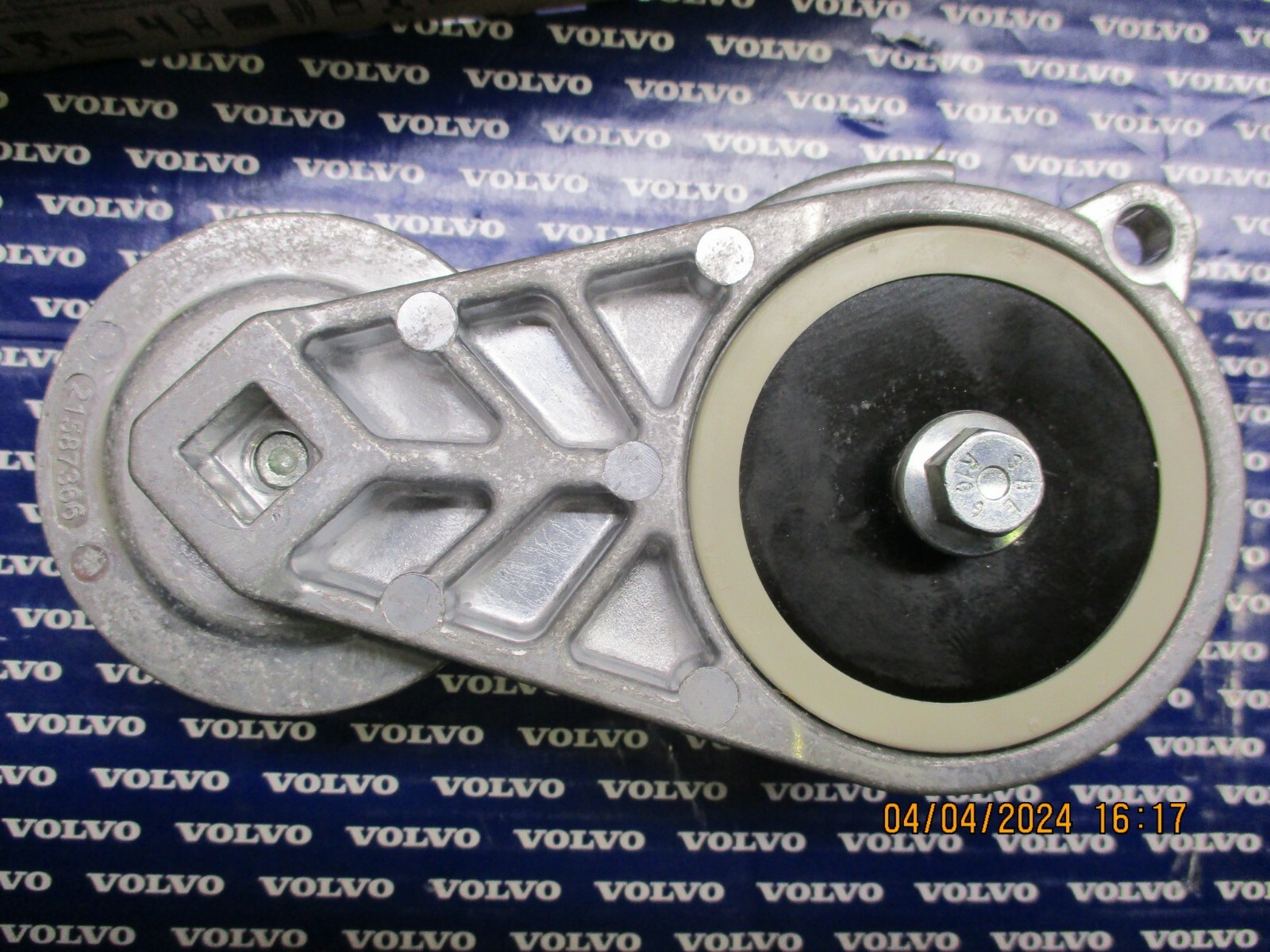 Volvo D13 2017-21 a/c belt tensioner OEM 24201573