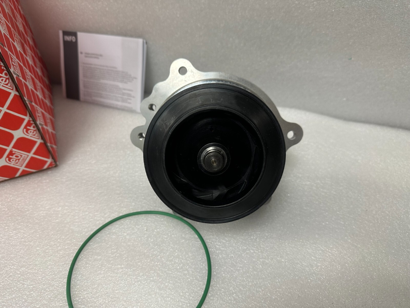 PACCAR MX11 MX13 WATER PUMP OEM 1828162 1664762 1778280 Made in Germany