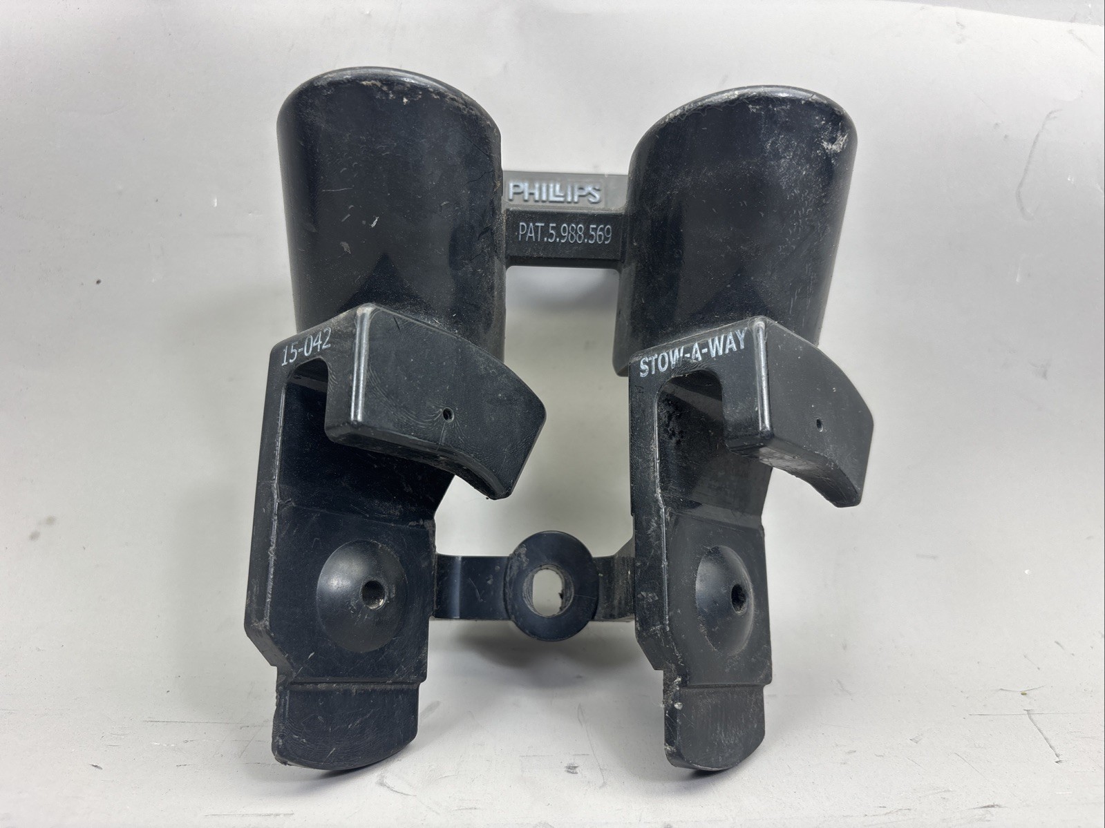 Phillips Holder Glad Hand double holder 15-042 DOUBLE COUPLER AND PLUG HOLDER