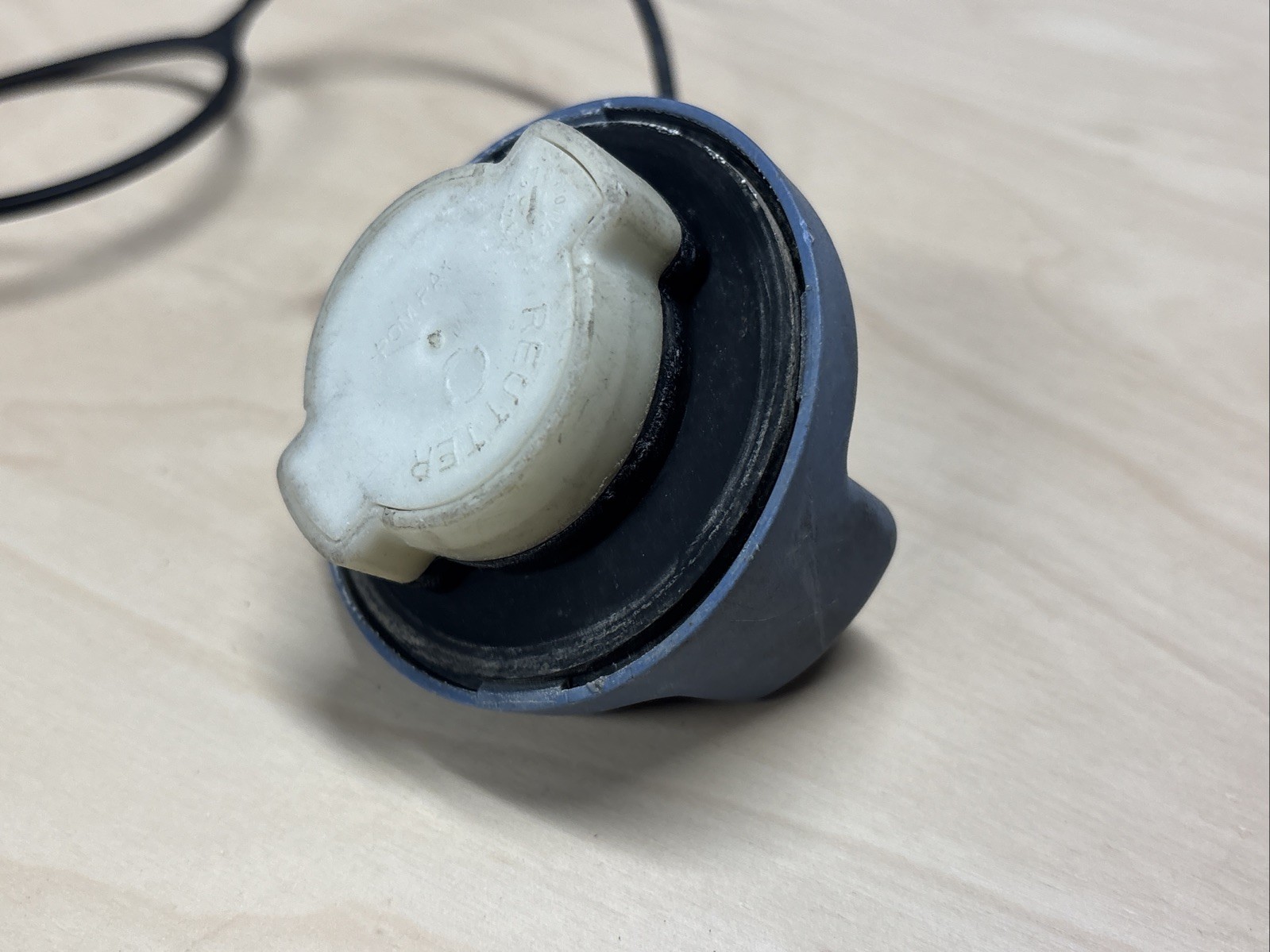 DEF Filler Cap Freightliner Cascadia 04-27757-000