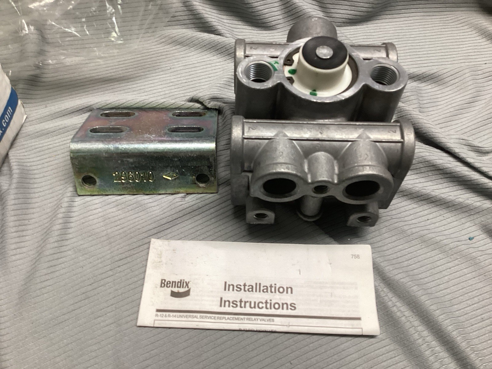 Volvo Truck Bendix 21103023 Relay Valve