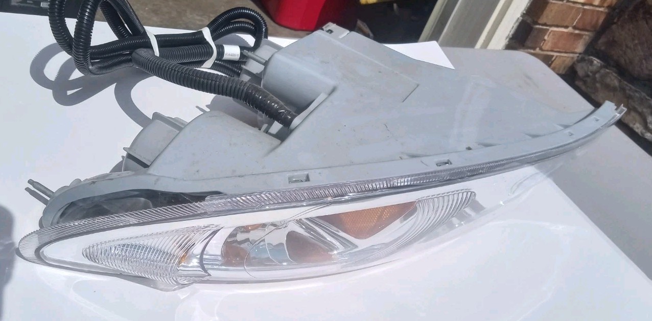 Fleetrite FLTHL3765679 Heavy Duty Truck Part OEM Headlight Replacement New