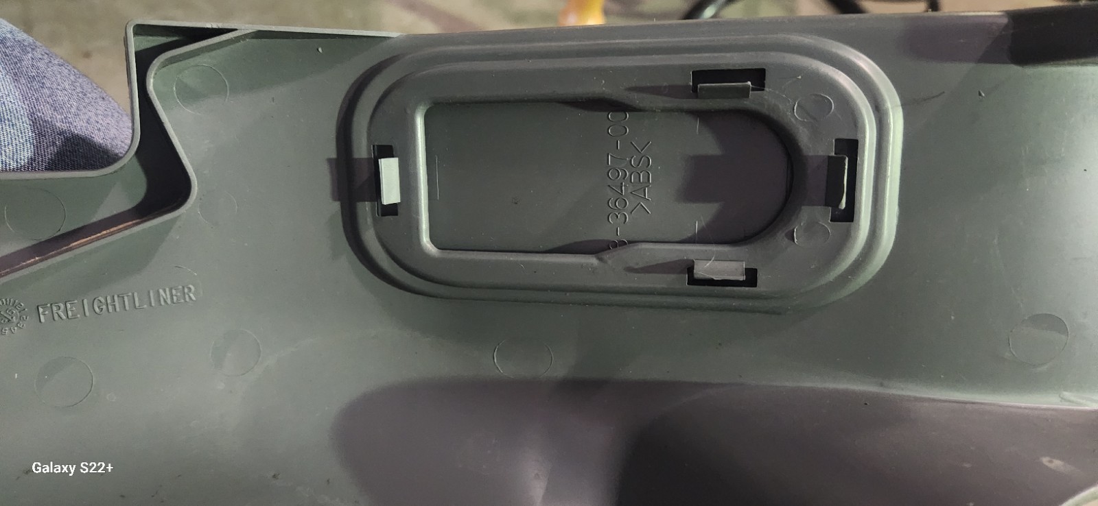 Freightliner Columbia B-Pillar Seat Belt Cover Panel RH 18-36498-001