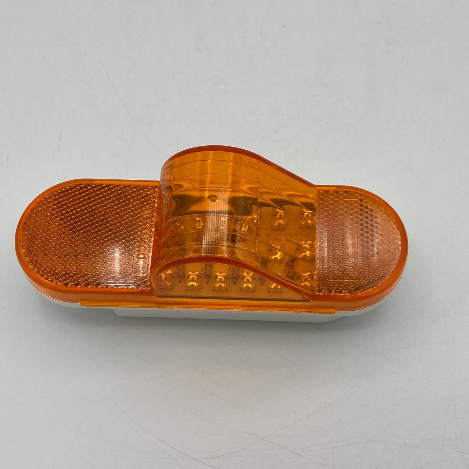 United Pacific 38920B Turn Signal Light Bulk, 18 Led, Mid Trailer, Amber