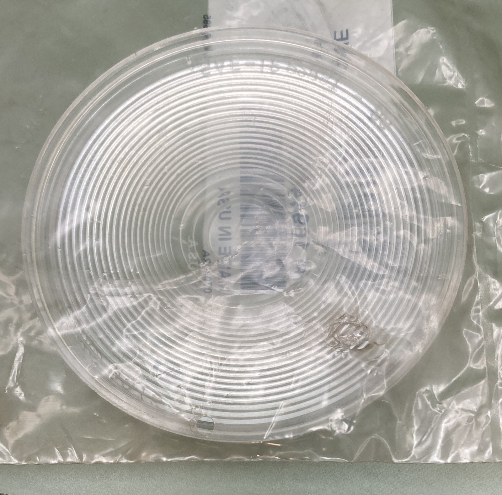 New Genuine International 1694408C1 Dome Light Lens Flood Light