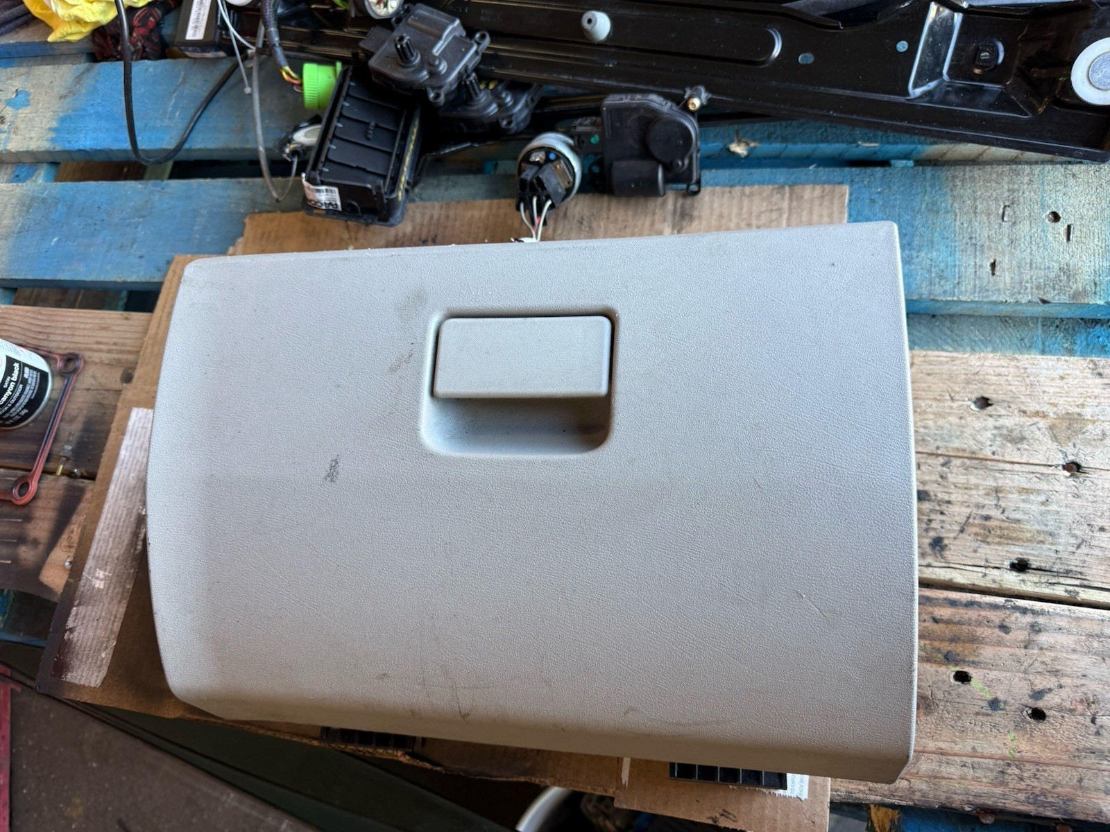 PETERBILT GLOVEBOX ASSEMBLY S10 6030 0731