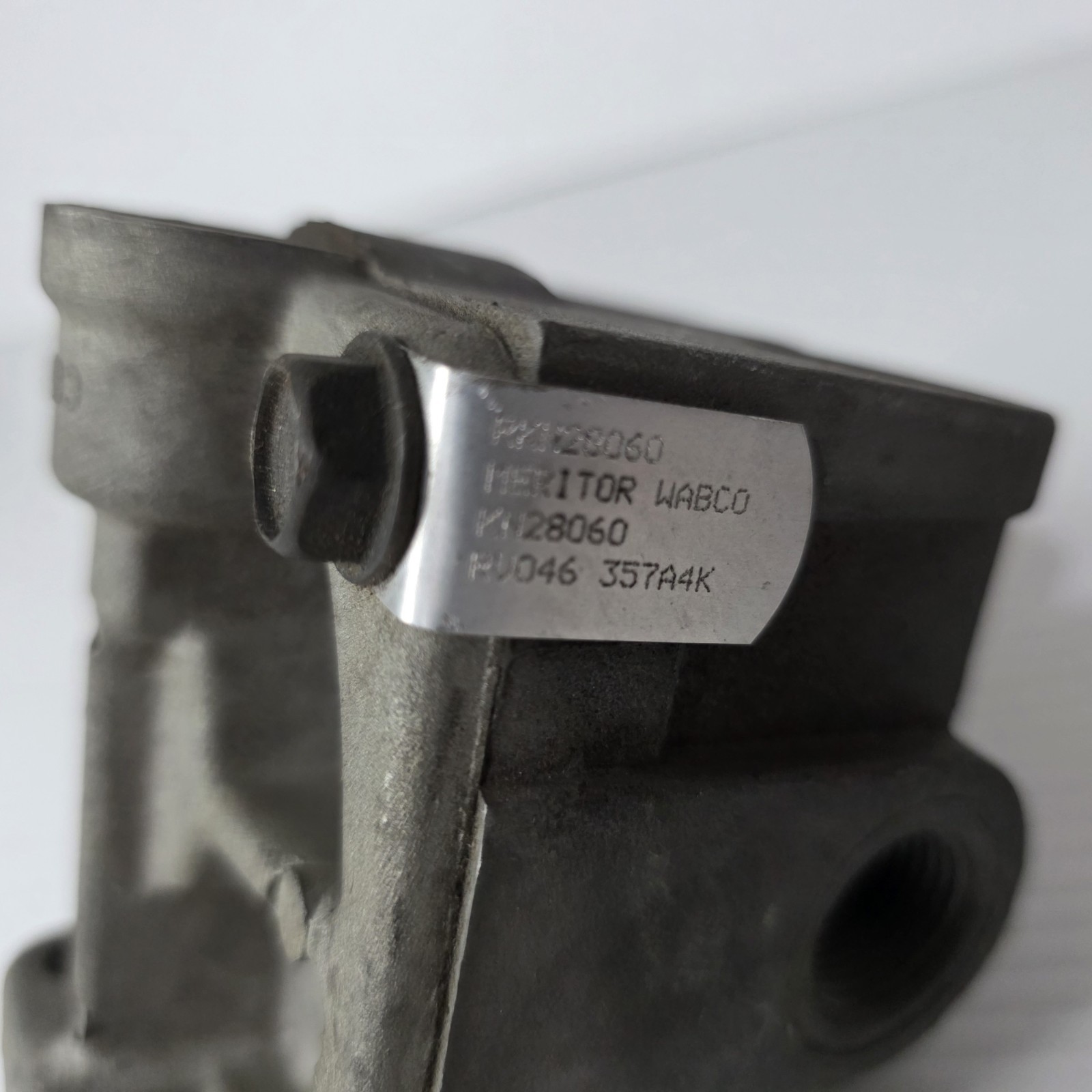Meritor Wabco KN28060 Air Brake Relay Valve